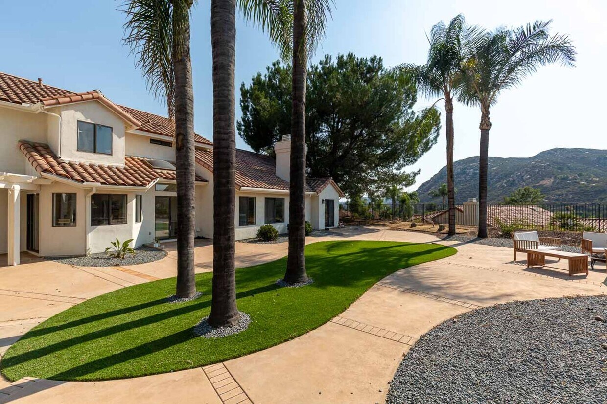 Primary Photo - 5 Bed, 4 Bath in the Beautiful Alpine