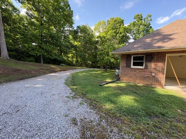 Foto del edificio - 2737 Hickory Ridge Rd