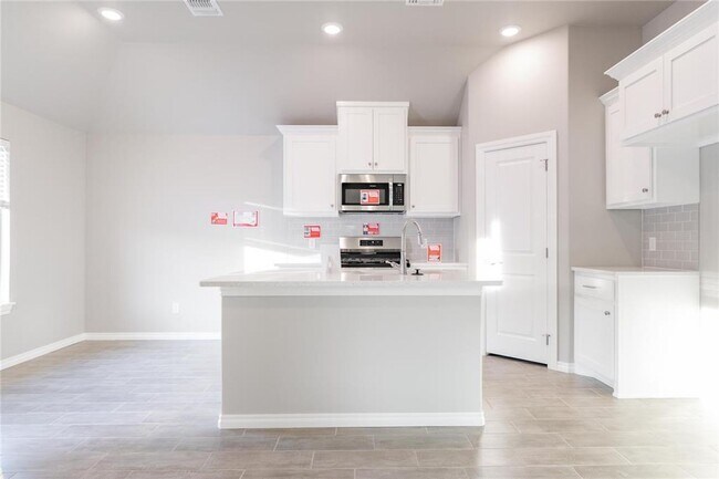 Foto del edificio - Brand new! Very Nice 3 bedroom 2 bath home in Choctaw schools