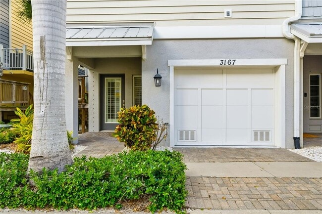 Foto del edificio - 3167 Moorings Dr S