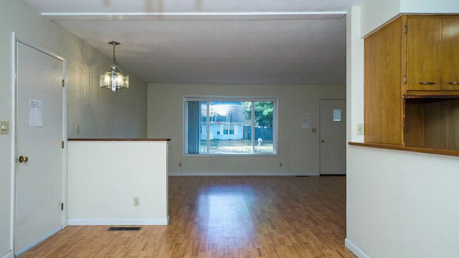 Building Photo - 106 Dogwood Ct