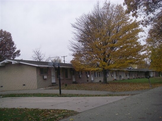 Building Photo - 3188 Sashabaw Rd