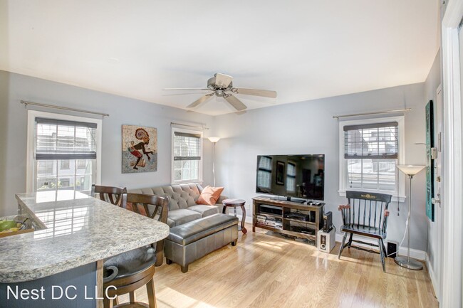 Foto del edificio - 1 br, 1 bath House - 243 10th St SE Unit 5