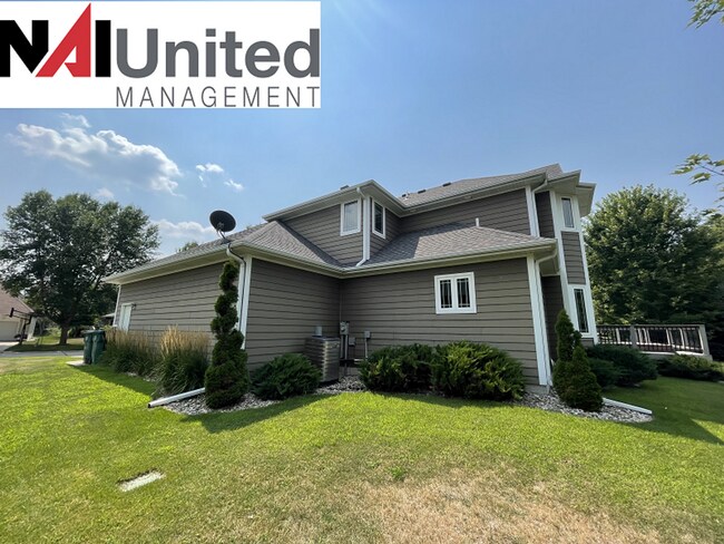 Foto del edificio - 5 bedroom, 5 bathroom, 3 car garage home -...