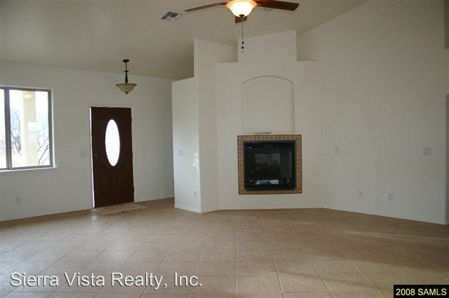 Building Photo - 9193 S Kings Ranch Rd