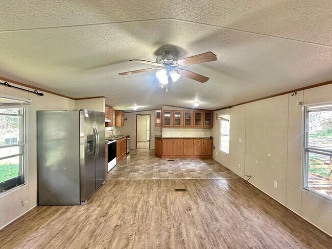 Foto del edificio - Tour Today! 2 Bed 2 Bath in East Tyler!