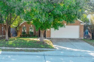Building Photo - 8409 Luzerne Dr