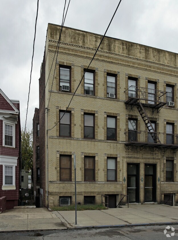 25 Corbin Ave, Jersey City, NJ 07306 Apartments in Jersey City, NJ