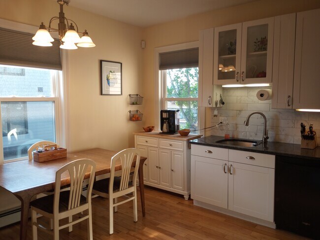 Updated kitchen - 28 Robbins St