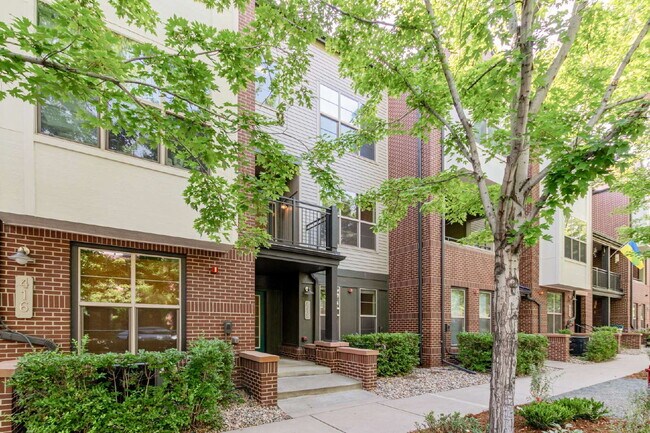 Foto del edificio - 418 S Reed Ct