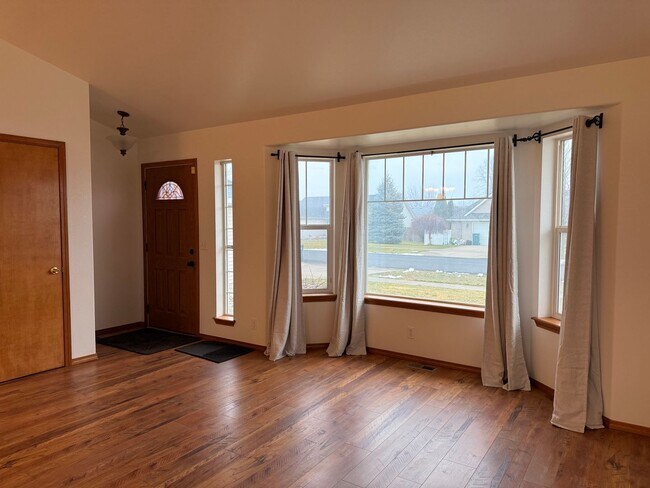 Foto del edificio - Duplex in Stoddard meadows