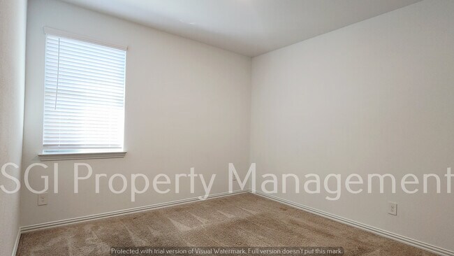 Building Photo - 3805 Thomas Plns Dr