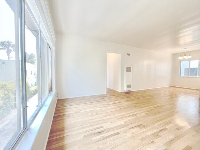 Foto del edificio - 1676 Manning Ave