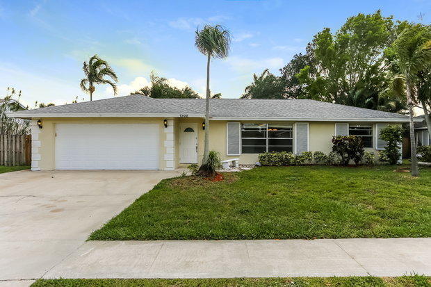 Primary Photo - 1302 Wyndcliff Dr