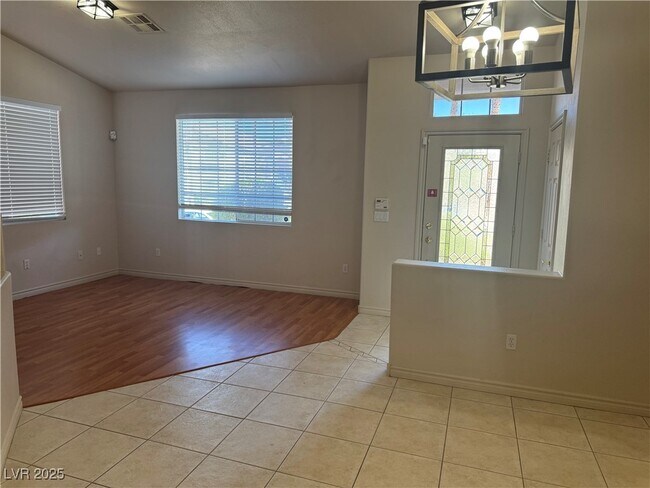 Foto del edificio - 1323 Dream Valley St