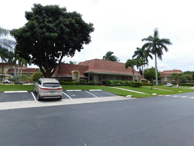 Foto del edificio - 5580 Tamberlane Cir