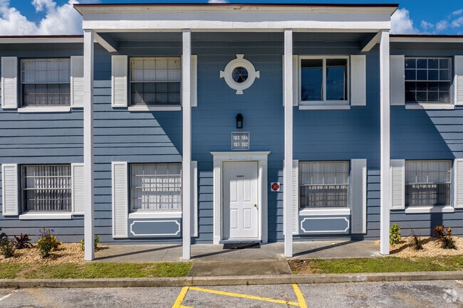 4700 Barna Ave Titusville, FL 32780 - Manatee Bay Apartments