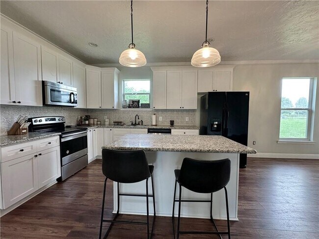 Foto del edificio - 24473 Timbercrest Dr