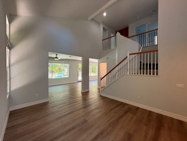 Building Photo - Spacious 4BD/2.5BA Home in Sorrento Valley with Pool, Backyard Patio & 2-Car Garage