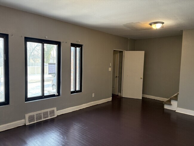 Foto del edificio - 14575 Freeland St