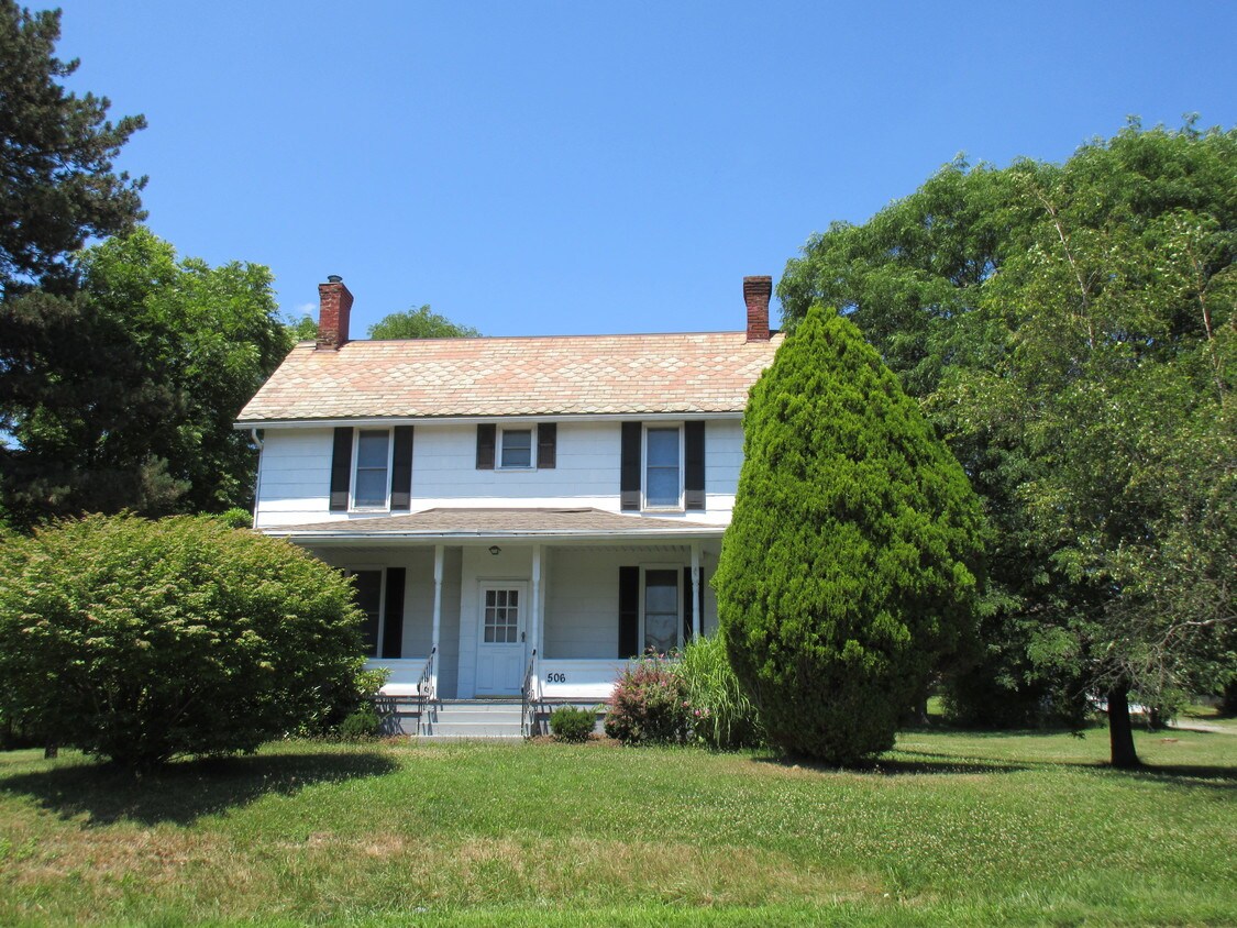 506 Beaver St Ext, Mars, PA 16046 House Rental in Mars, PA