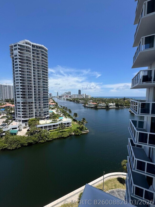 Foto del edificio - 20515 E Country Club Dr