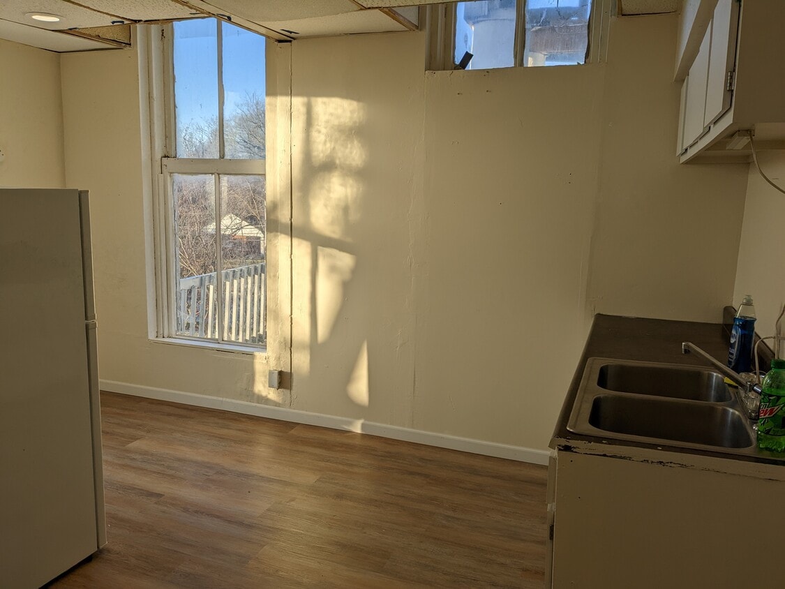 Kitchen/dining area with a nice view of downtown - 737 E Sandusky St