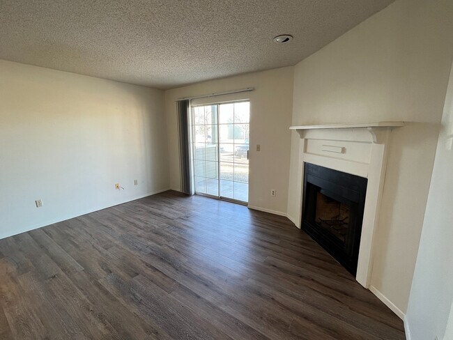 Sala de estar clásica - Westbrook Apartments