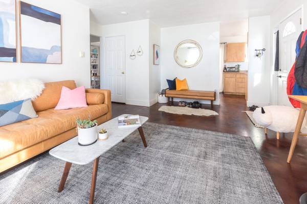 Living room - 114 NW Delaware Ave