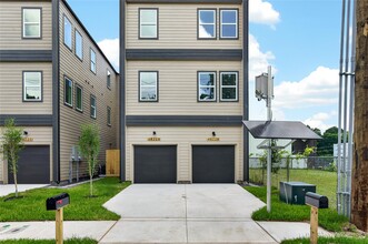 Building Photo - 4822 Creekmont Dr