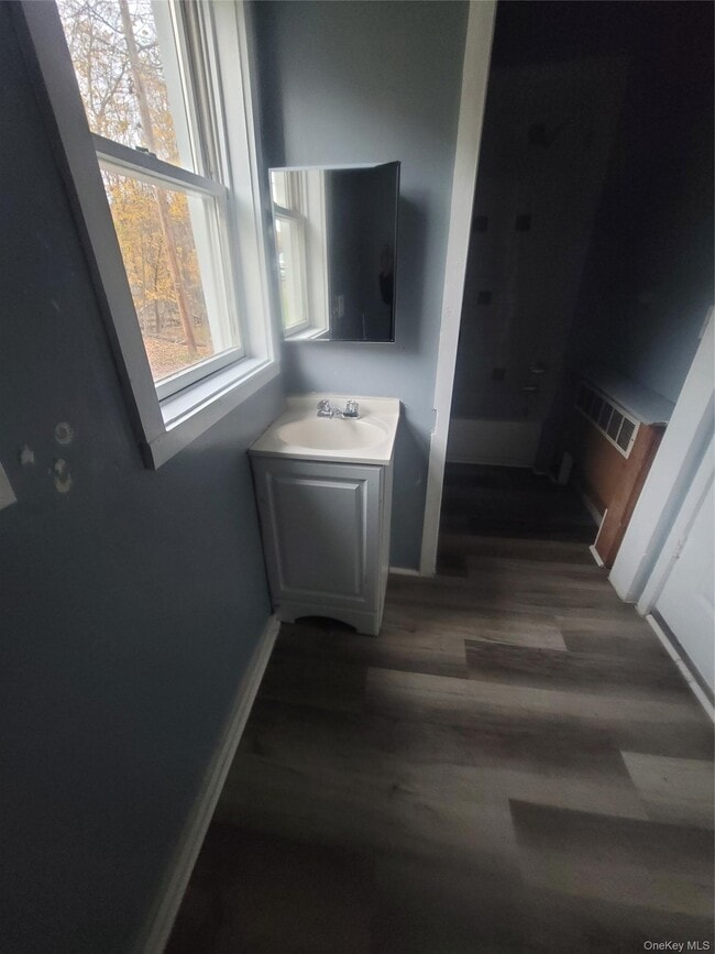 Foto del edificio - 90 Champlin Ave