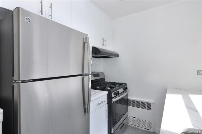 Building Photo - 2165 Matthews Ave