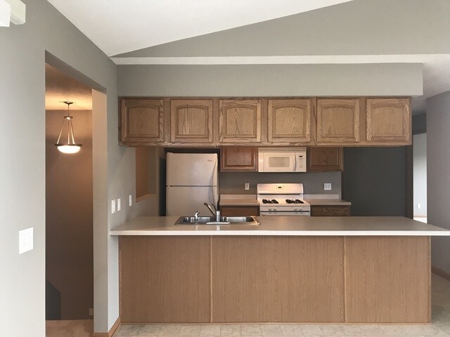 Building Photo - 955 Penny Ln