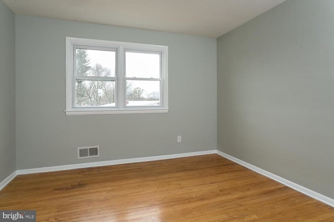 Building Photo - 6231 Robin Hill Rd