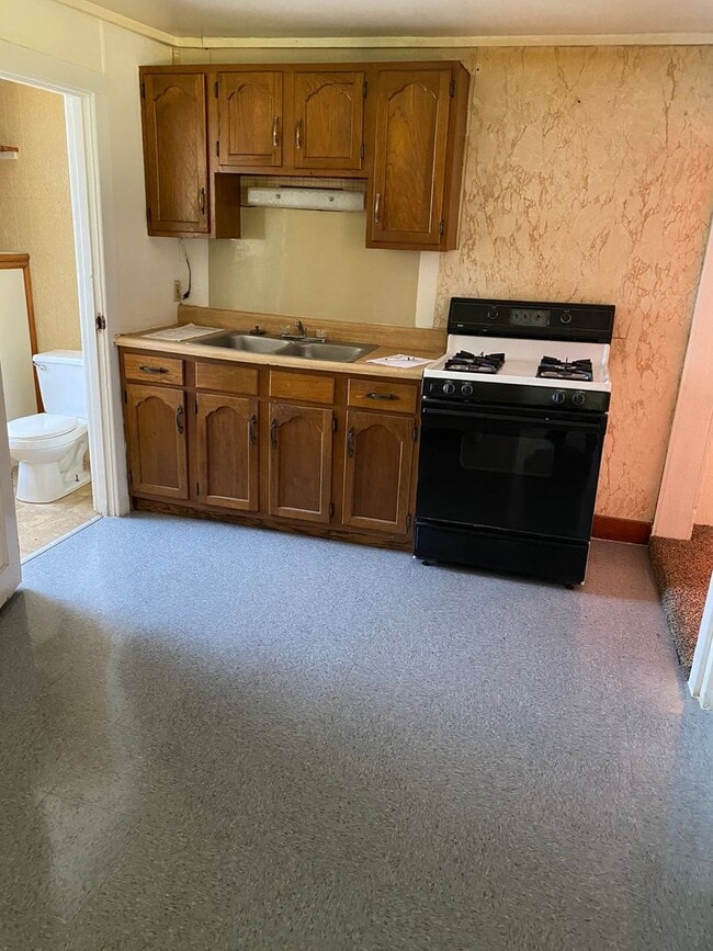 Photo - Two Bedroom House in Alton