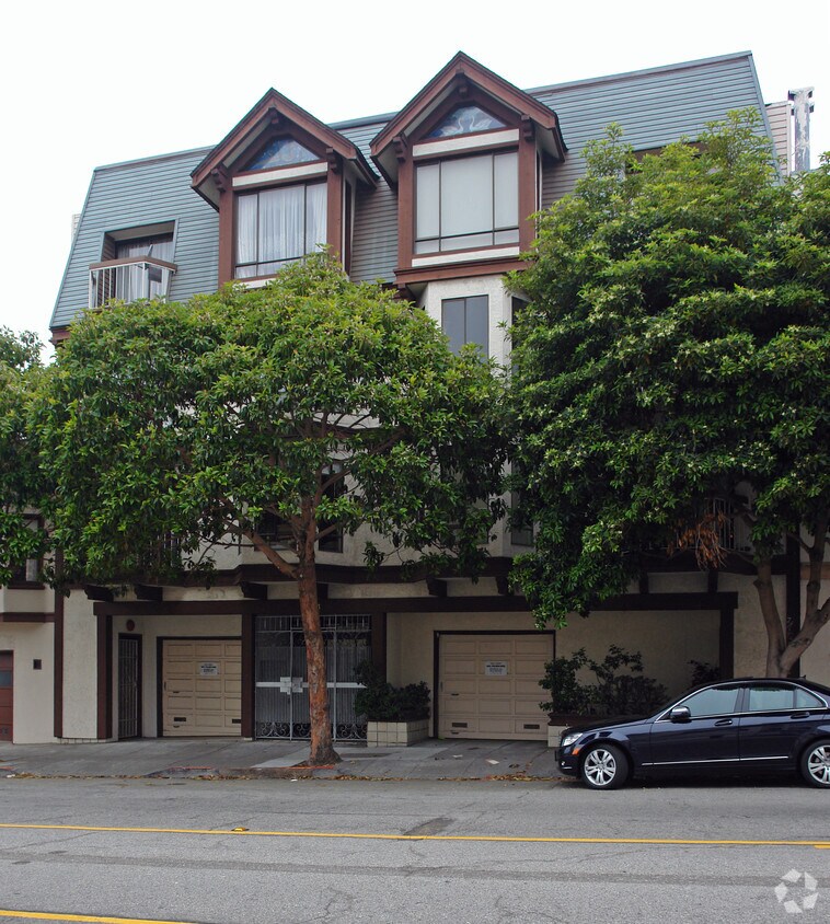 Primary Photo - 371 25th Ave