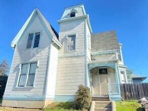 Building Photo - 1130 Marin St