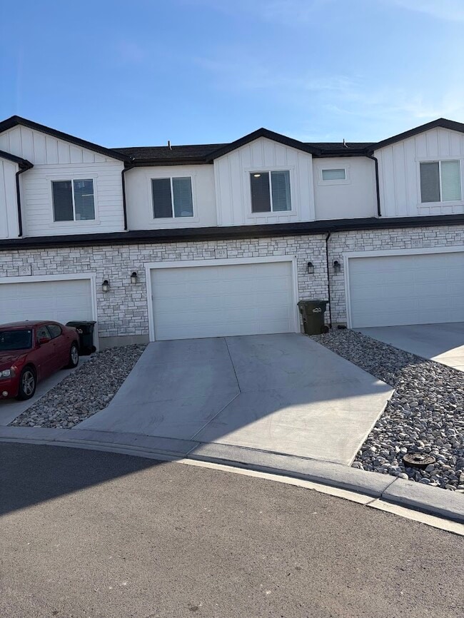 Building Photo - 1162 N 550 W