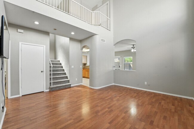 Building Photo - Spacious Avondale Home in Gated Community ...