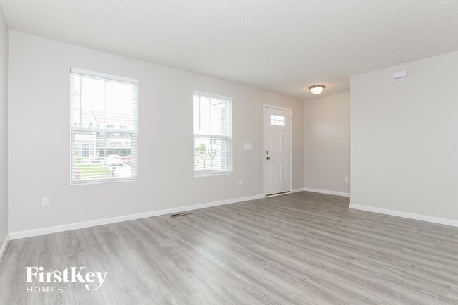 Foto del edificio - 4721 Megan Danielle Dr