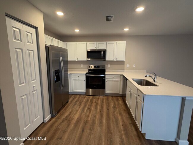 Foto del edificio - 350 Dolphin St SE