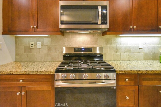 Building Photo - 83 Chantilly Unit 37