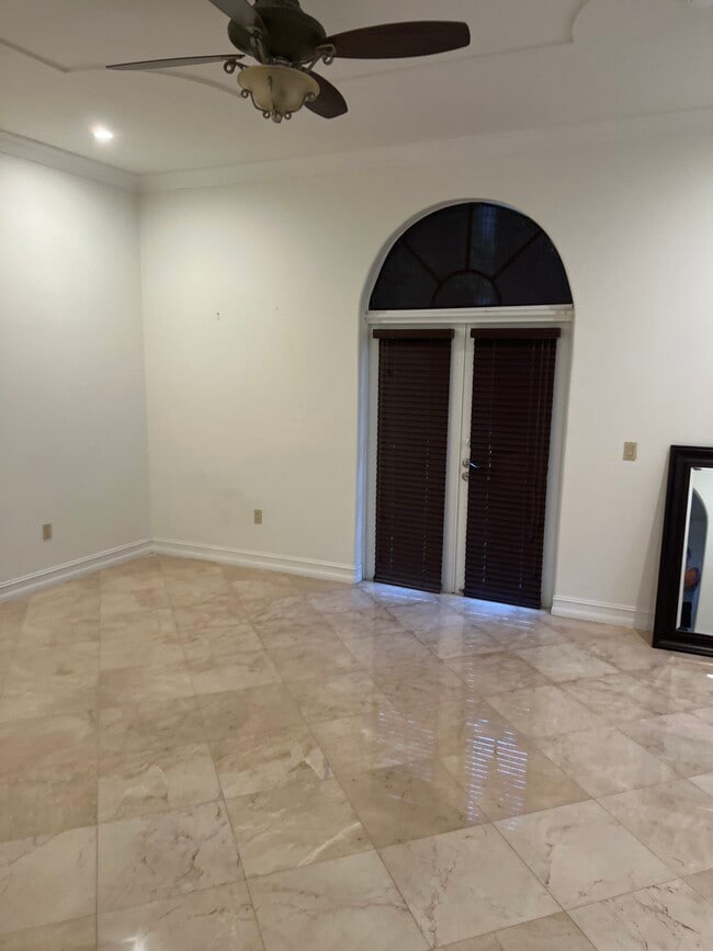 Master bedroom - 6795 SW 98th St
