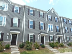 Building Photo - 2105 Autumn Olive Ln