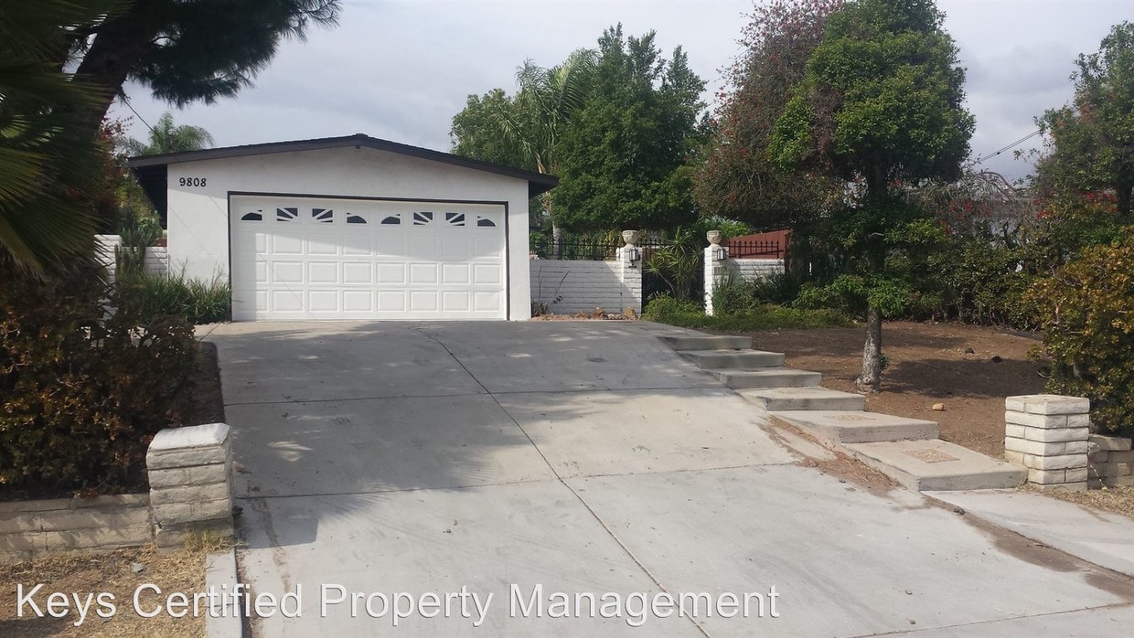 Foto principal - 4 br, 1 bath House - 9808 Huron