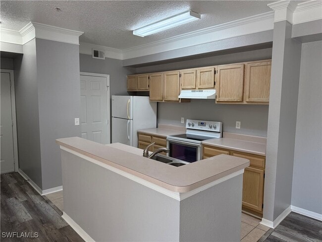 Building Photo - 11490 Villa Grand