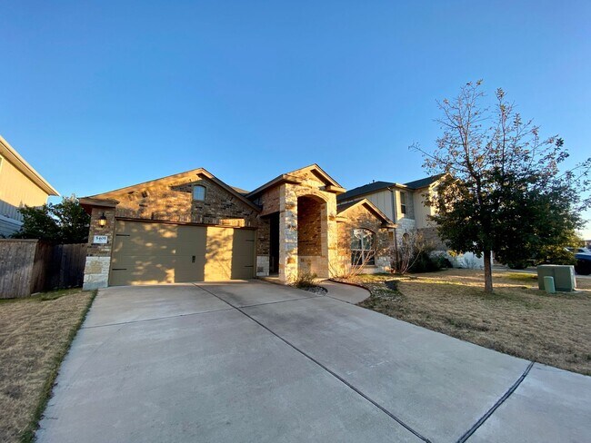 Building Photo - Stunning 3 bed room 2 bathroom in South Ea...