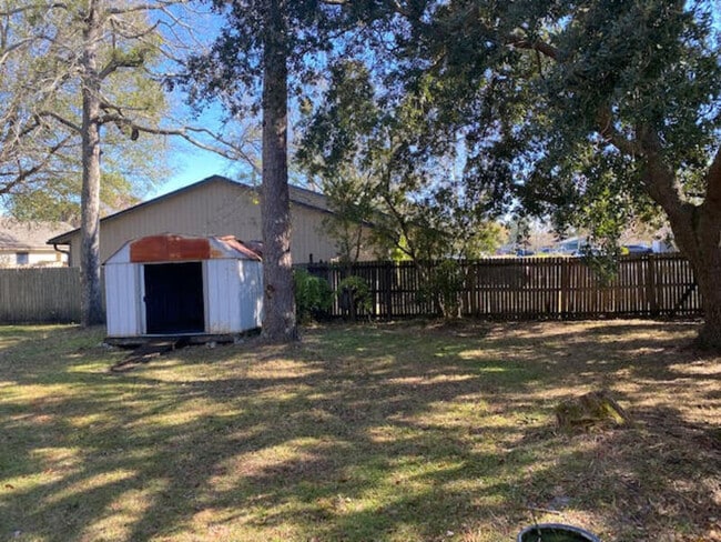 Building Photo - 1315 Bay Hill Blvd