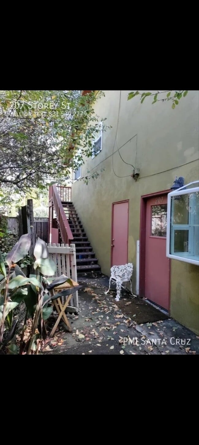 Building Photo - Charming Studio Apartment - West Side