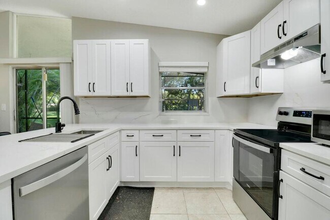 Foto del edificio - 22274 Misty Woods Way